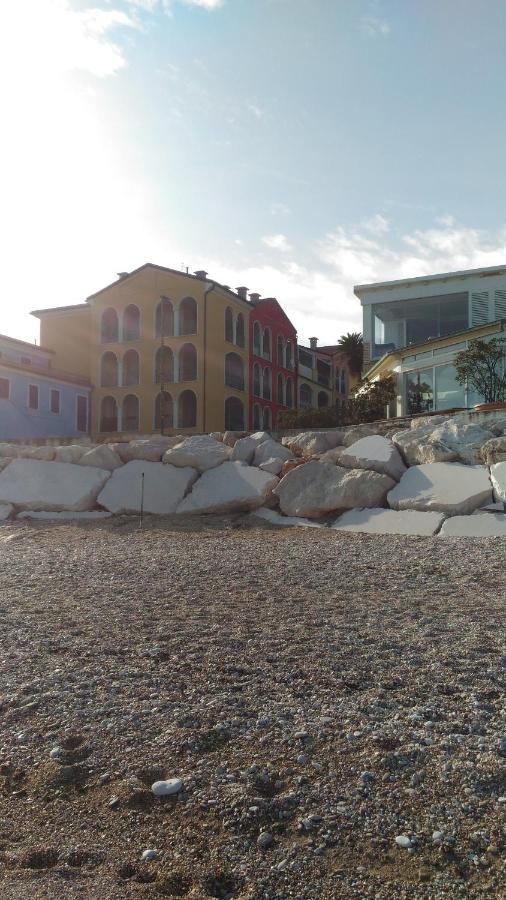 Amare Il Mare Apartment Porto Recanati Luaran gambar